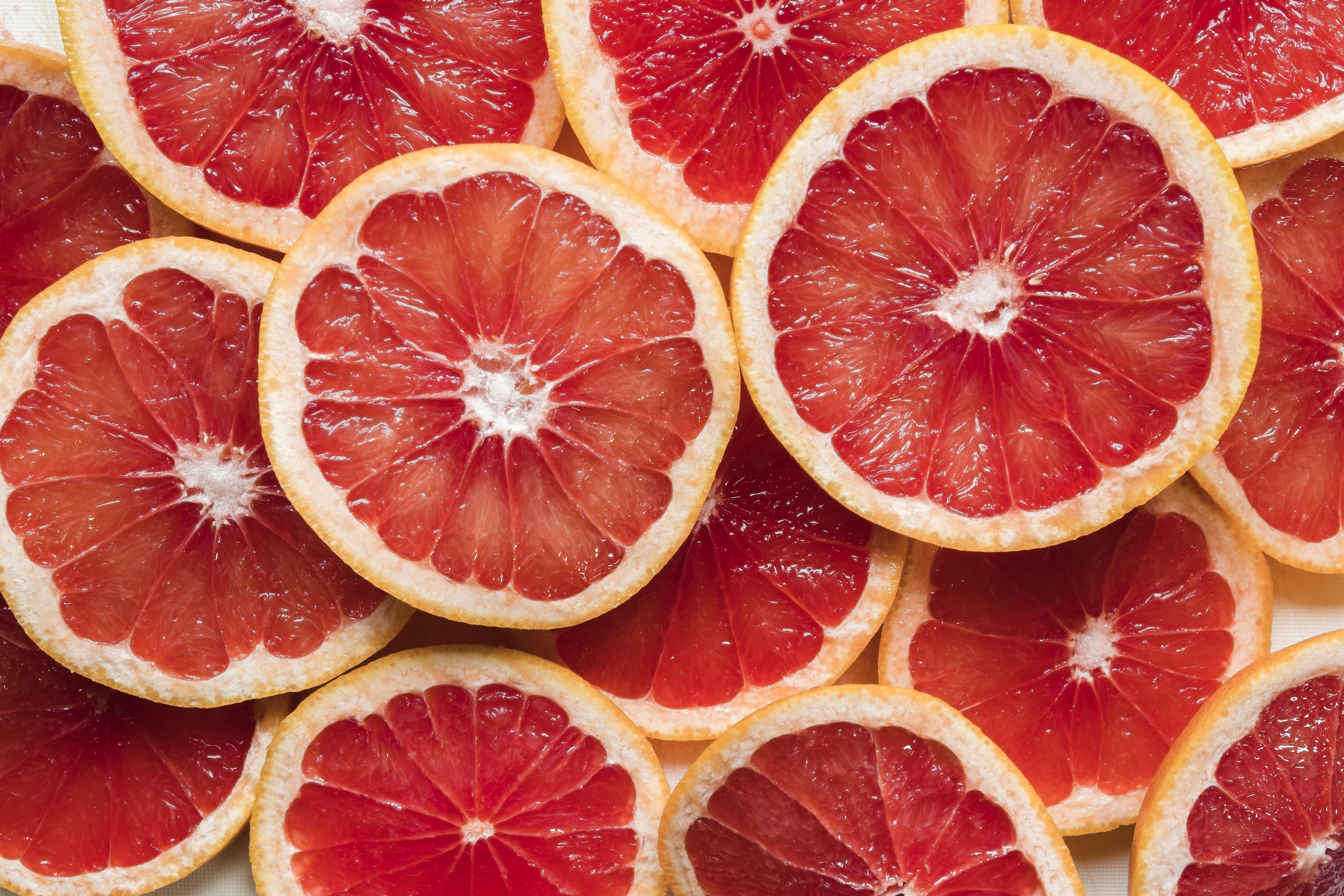 close-up-grapefruit-slices.jpg (2.37 MB)
